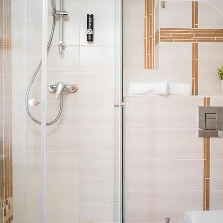 2 Bedroom In Convinient Location