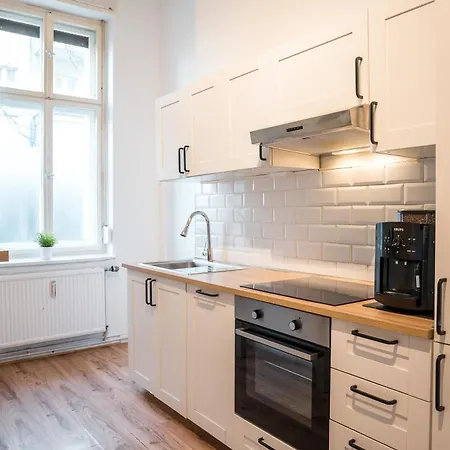 2 Bedroom In Convinient Location Apartment Berlin