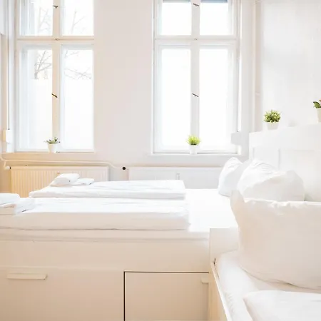 2 Bedroom In Convinient Location Berlin