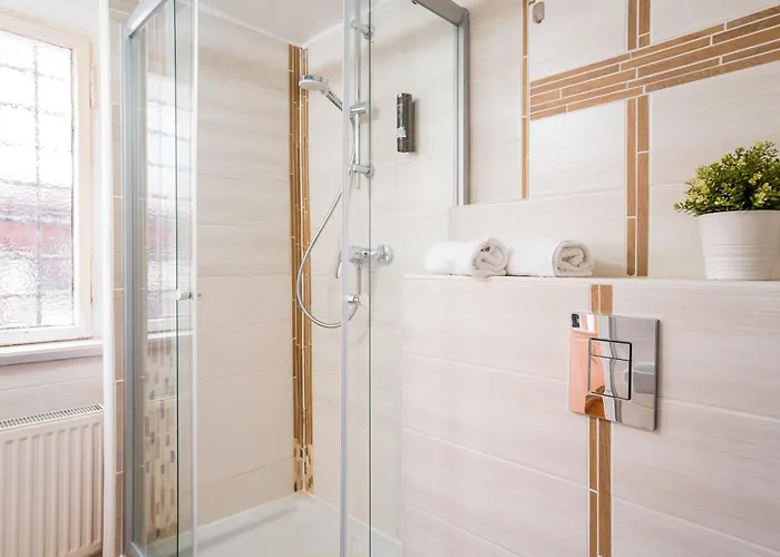 2 Bedroom In Convinient Location *