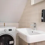 2 Bedroom In Convinient Location Apartman