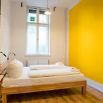 2 Bedroom In Convinient Location *