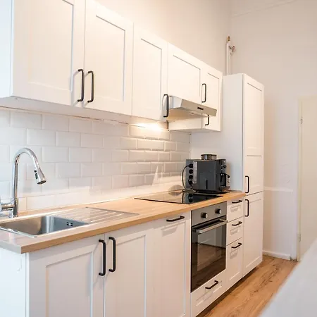 2 Bedroom In Convinient Location *